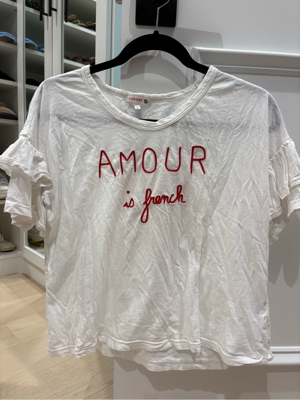 Sundry 'Amour is French' White Graphic Tee size 0